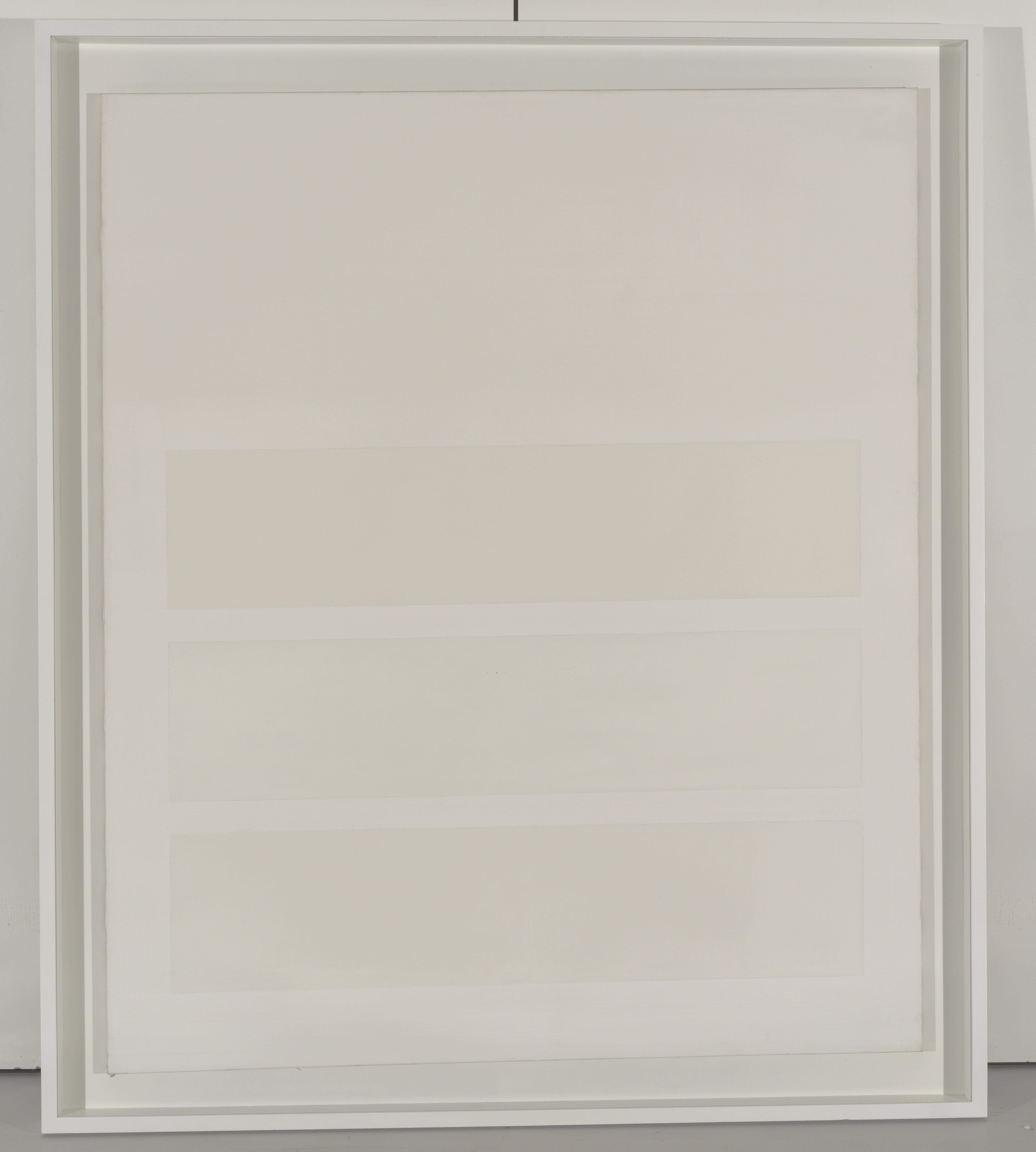 126000374